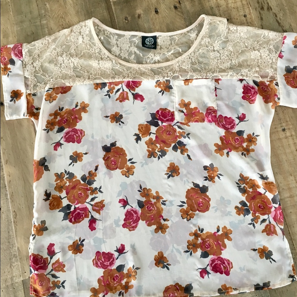 Bobeau Floral Top